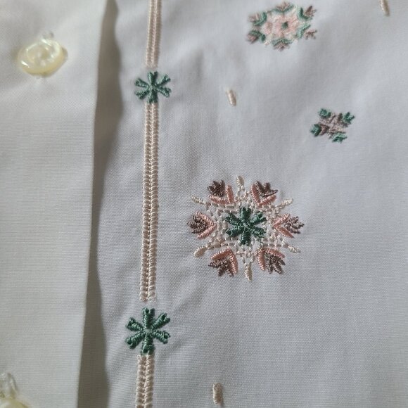 Vintage 90s Tabi International Button Down Shirt - Embroidered - Picture 4 of 7